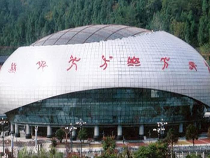 怒江体育中心球形网架加工安装